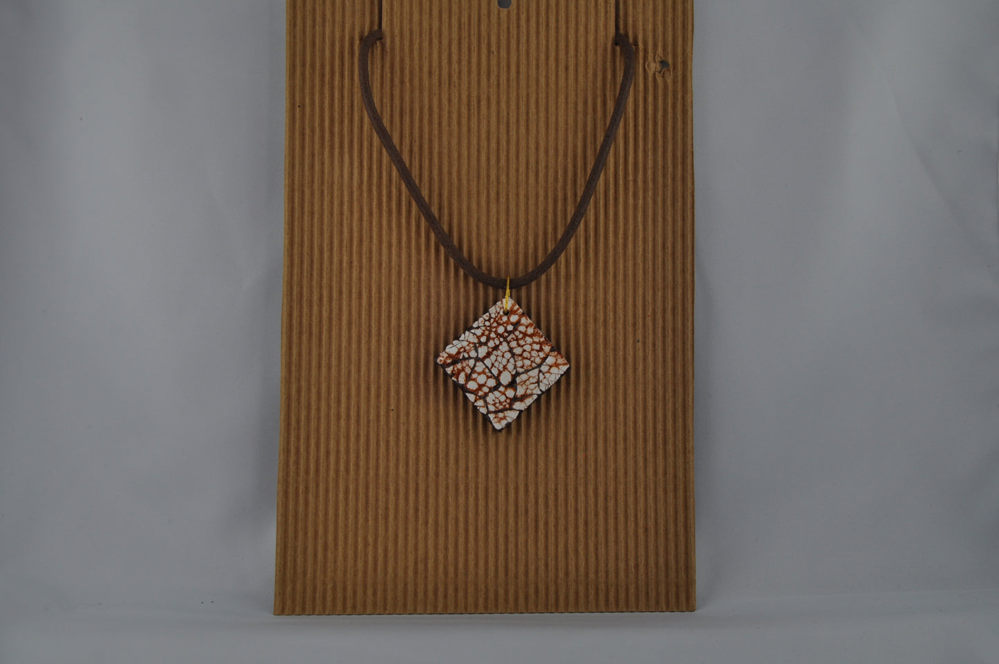 15103 - Pendentif Eggshell brun