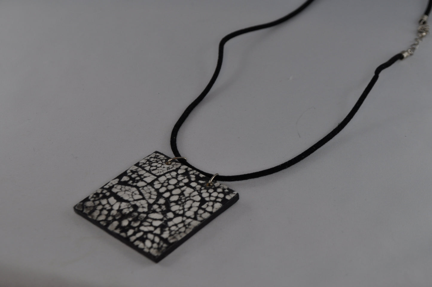 15112 - Pendentif EggShell noir