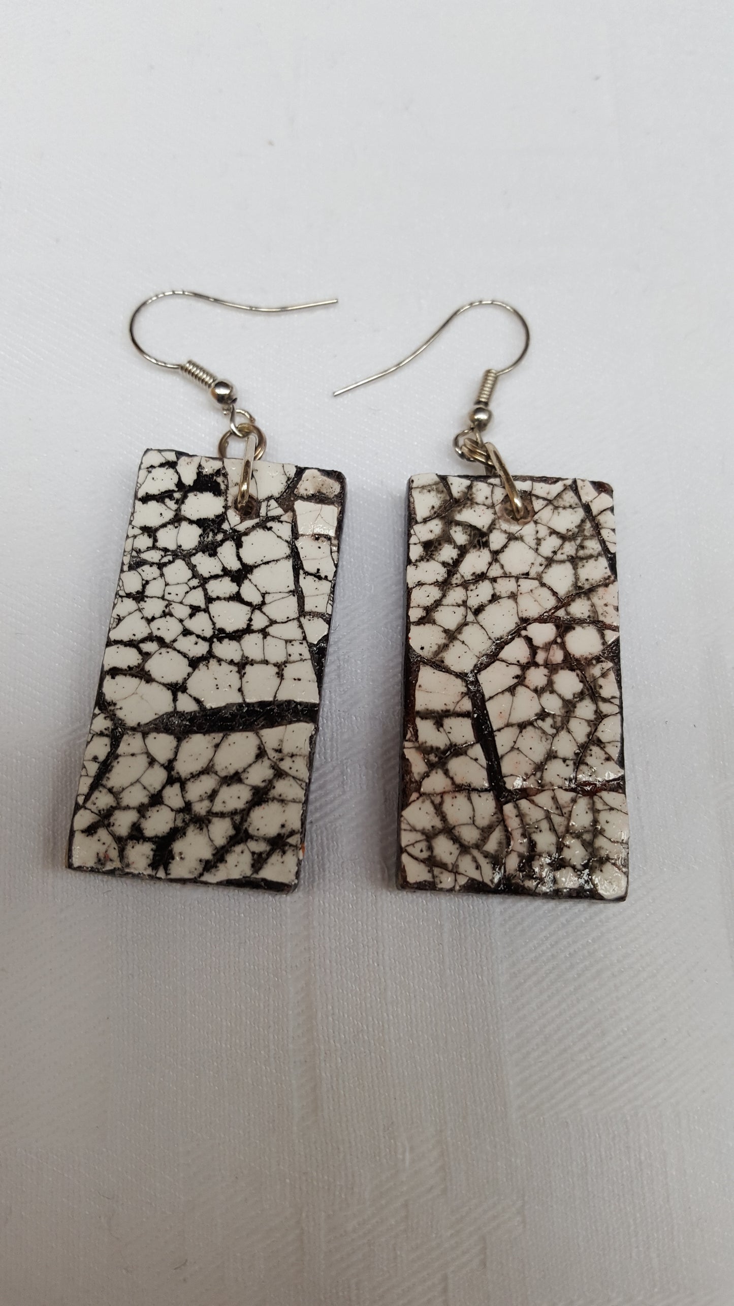 18301 - Boucles d'oreilles Eggshell noires