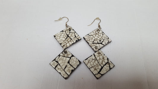 18306 - Magnifiques boucles d’oreilles Eggshell noires