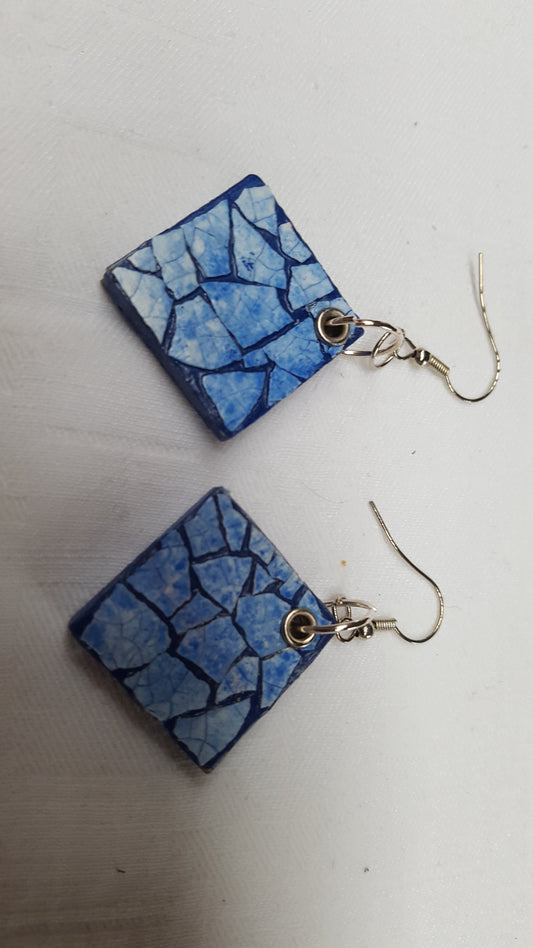 18321 - Magnifiques boucles d’oreilles Eggshell bleues